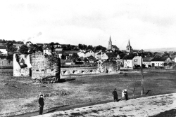 Burg als Fußballplatz